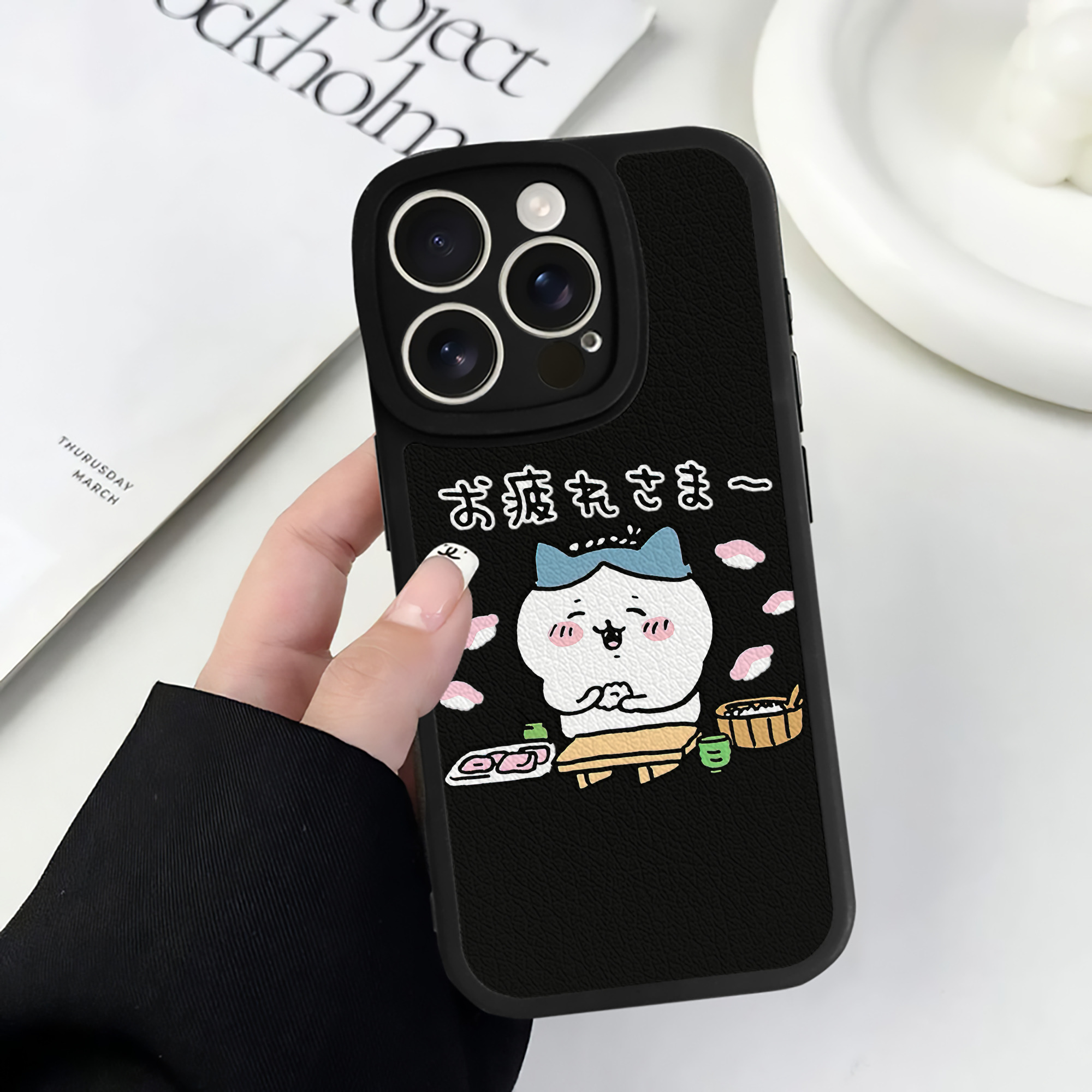 （画像用） ちいかわ ハチワレ Chii-kawa hachiware 【iPhone 16シリーズ対応】シリコンスマホケース（レザー調） 材質：シリコン